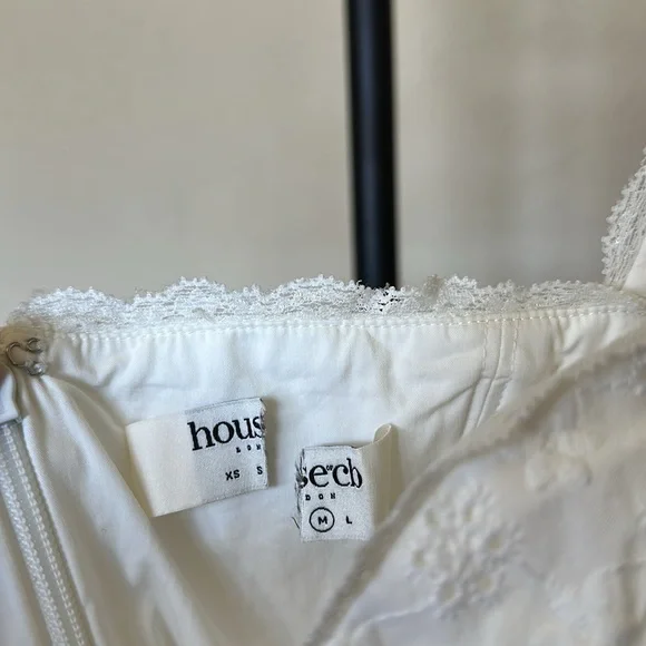 House of CB ‘Brigitte White Cotton Broderie Anglais Corset Mini Dress NWOT sz M - Picture 6 of 14